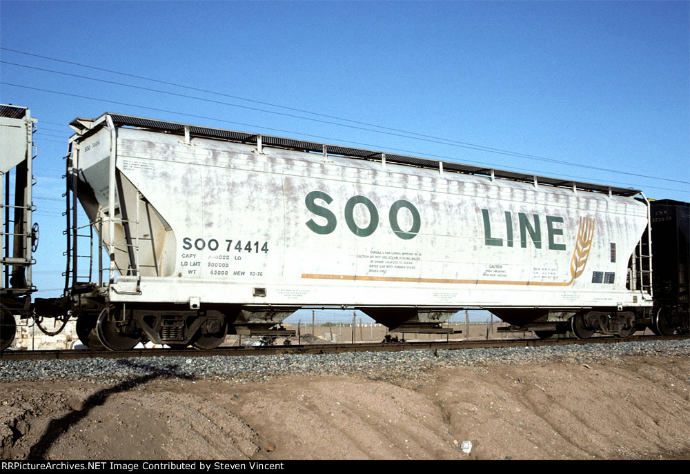 SOO  Line colormark covered hopper SOO #74414